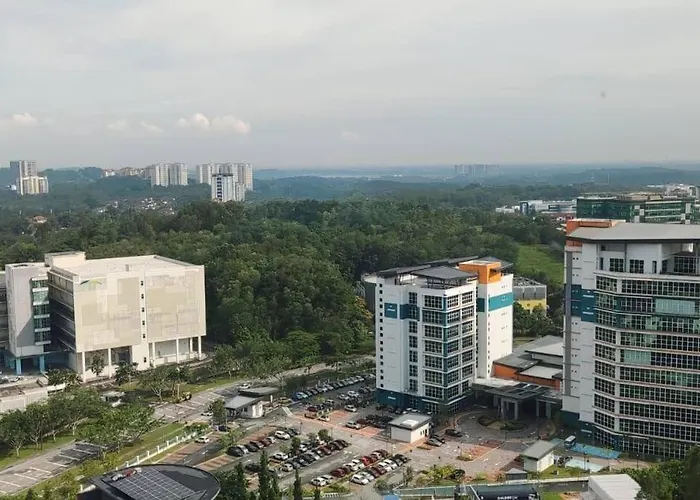 Hb2109-2 Bedroom-Wifi-Netflix-Parking-Swimmingpool-Cyberjaya, 3076